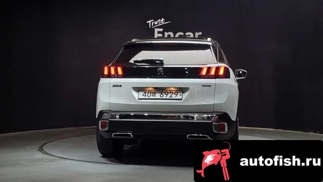 Peugeot 3008 3008 second generation 2018 года - вид 4