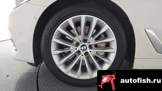 BMW 5-Series 5 Series (G30) 2018 года - вид 5