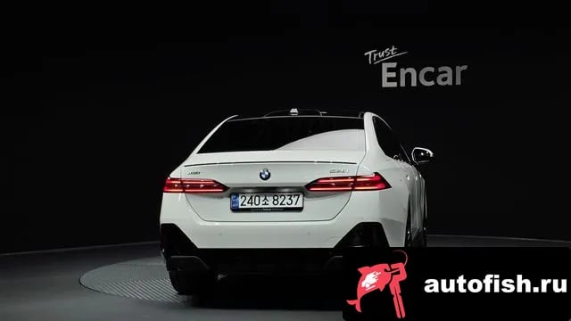BMW 5-Series 5 Series (G60) 2024 года - вид 4