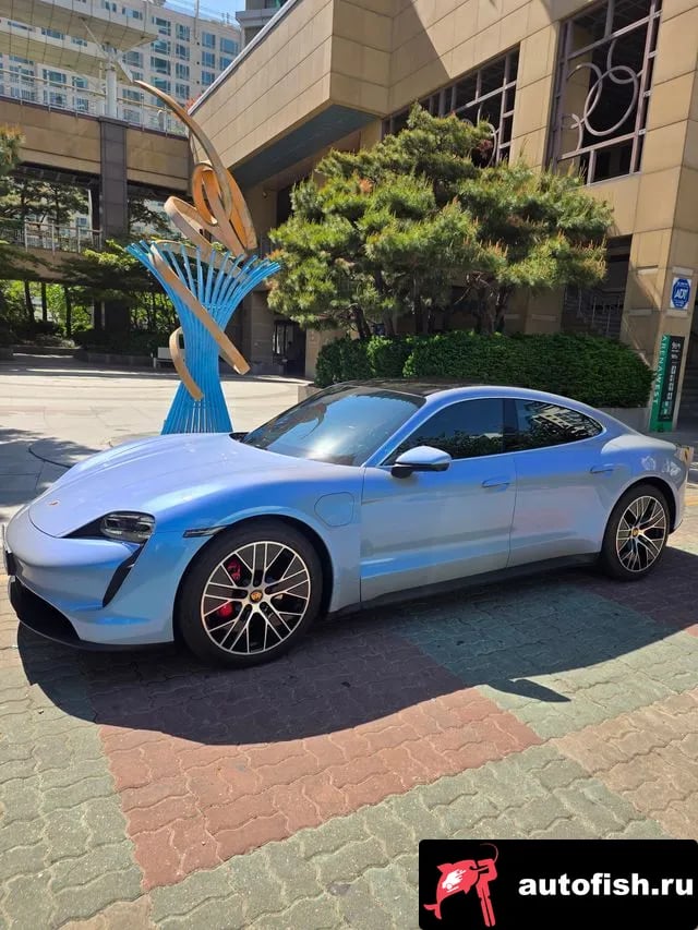 Porsche Taycan Taikan 2021 года - вид 5