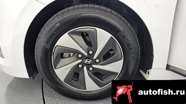 Hyundai Ioniq Ionic Hybrid 2018 года - вид 5