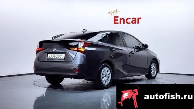 Toyota Prius Prius 4th Generation 2019 года - вид 2