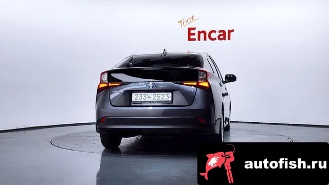 Toyota Prius Prius 4th Generation 2019 года - похожие автомобили