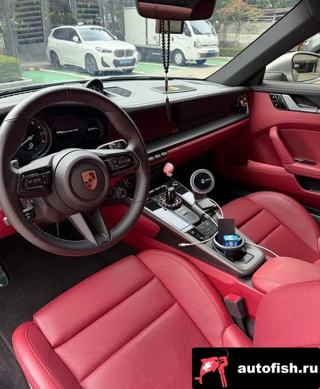 Porsche 911 911 (992) 2020 года - вид 6