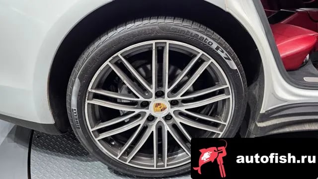 Porsche Panamera Panamera (971) 2018 года - похожие автомобили