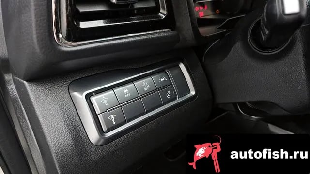 KG Mobility (Ssangyong) TIBOLI Berry New Tivoli 2020 года - похожие автомобили