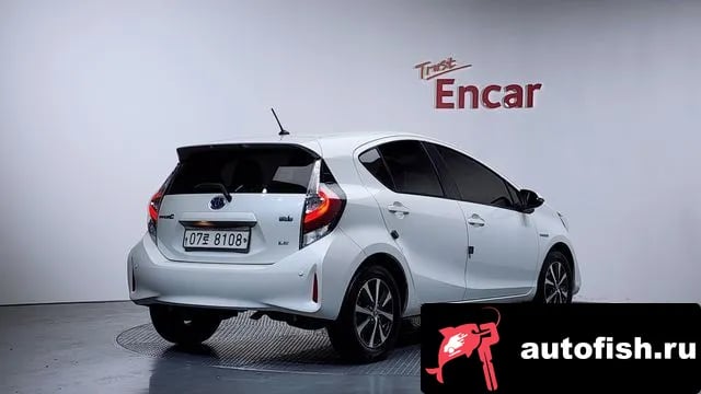 Toyota Prius Prius C 2019 года - вид 2