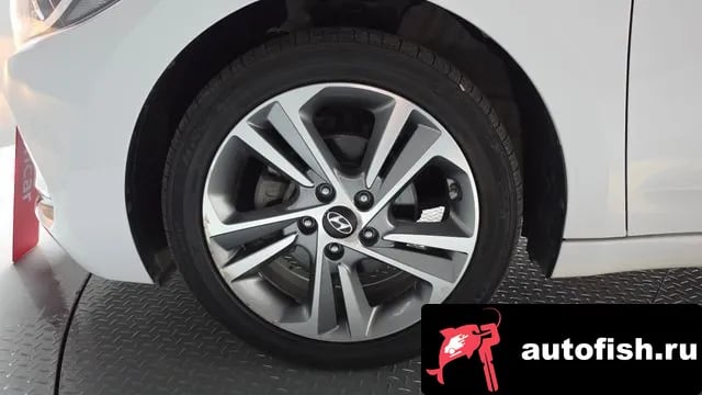 Hyundai AVANTE Avante AD 2018 года - вид 5