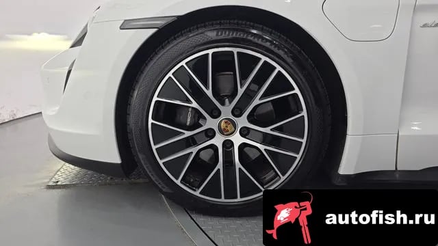Porsche Taycan Taikan 2022 года - вид 5