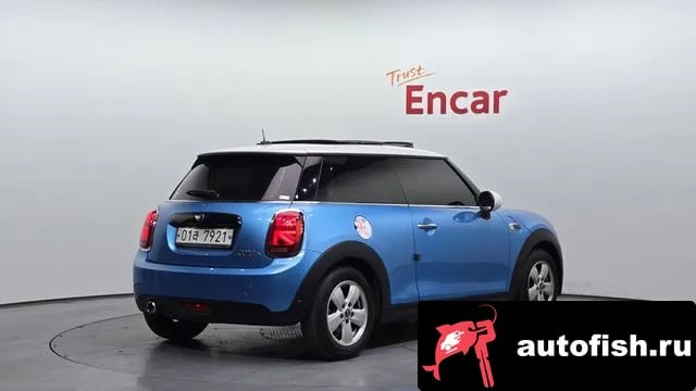 Mini Cooper Cooper D 2018 года - вид 2