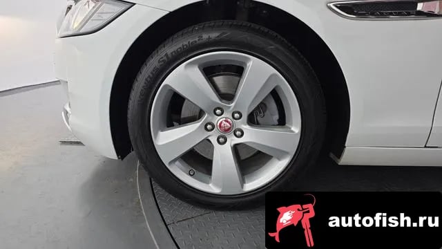 Jaguar XF XF (X260) 2018 года - похожие автомобили