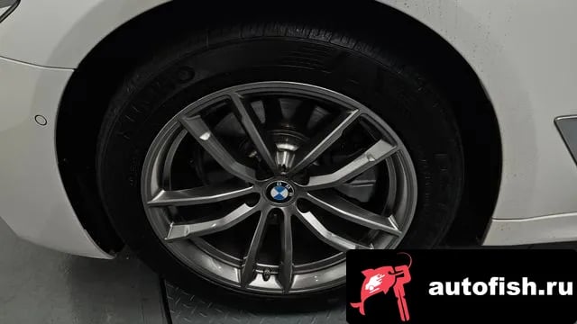 BMW 5-Series 5 Series (G30) 2019 года - вид 5