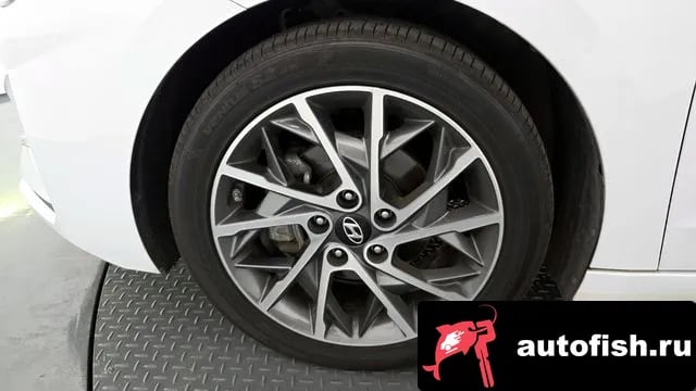 Hyundai AVANTE The New Avante AD 2018 года - вид 4