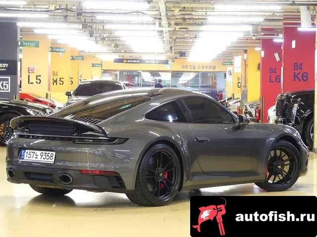 Porsche 911 911 (992) 2023 года - вид 3