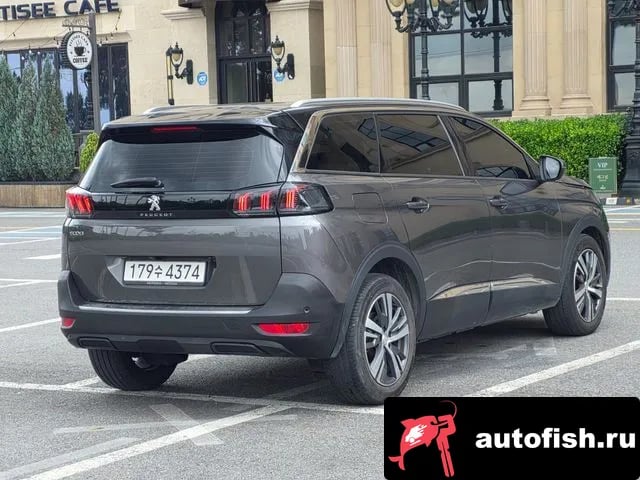 Peugeot 5008 5008 second generation 2021 года - вид 4