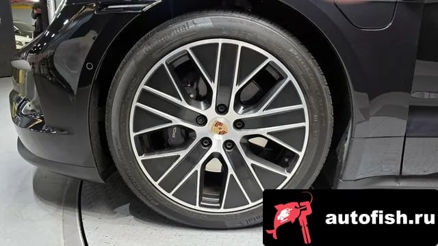 Porsche Taycan Taikan 2024 года - вид 5
