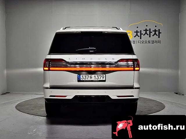 Lincoln Navigator Navigator 4th generation 2021 года - вид 4