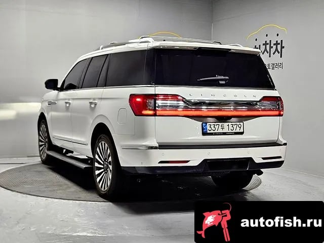 Lincoln Navigator Navigator 4th generation 2021 года - вид 5