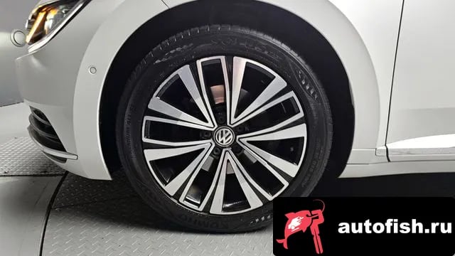 Volkswagen Arteon Atheon 2019 года - вид 5