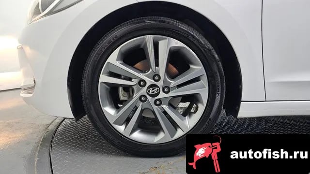 Hyundai AVANTE Avante AD 2018 года - вид 5