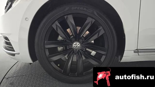 Volkswagen Arteon Atheon 2019 года - вид 4