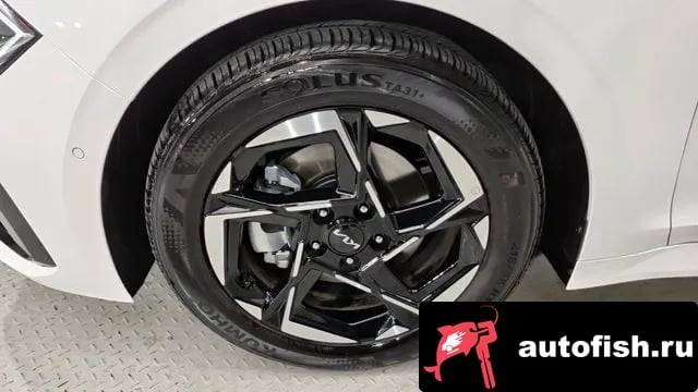 Kia K5 The New K5 3rd generation 2025 года - похожие автомобили