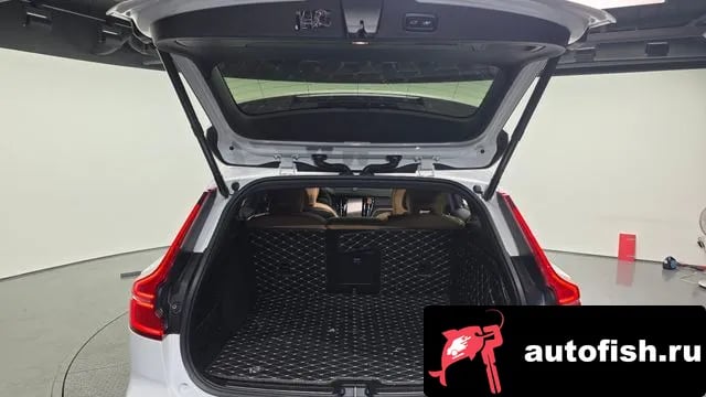 Volvo V60 V60 Cross-country 2nd Generation 2020 года - похожие автомобили