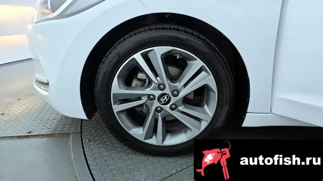 Hyundai AVANTE Avante AD 2018 года - вид 5