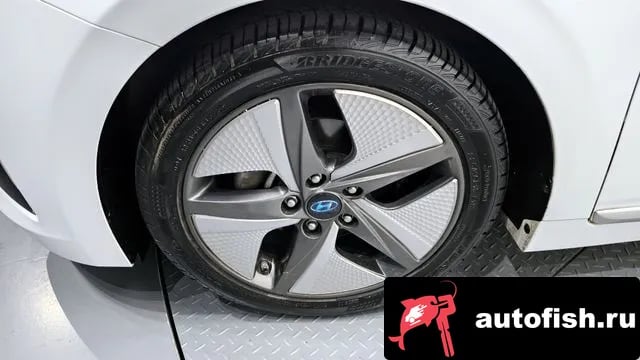 Hyundai Ioniq The New Ionic Hybrid 2019 года - вид 5