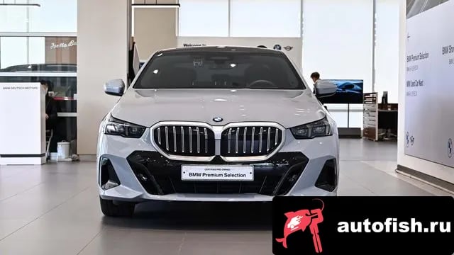BMW 5-Series 5 Series (G60) 2025 года - вид 3