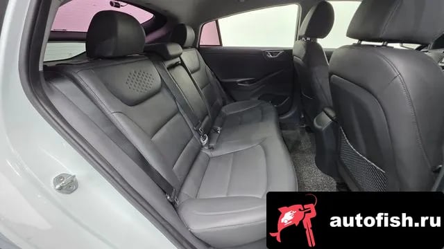 Hyundai Ioniq The New Ionic Hybrid 2019 года - похожие автомобили