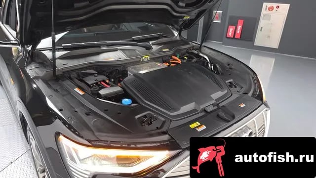 Audi e-tron e-Tron 2020 года - вид 6
