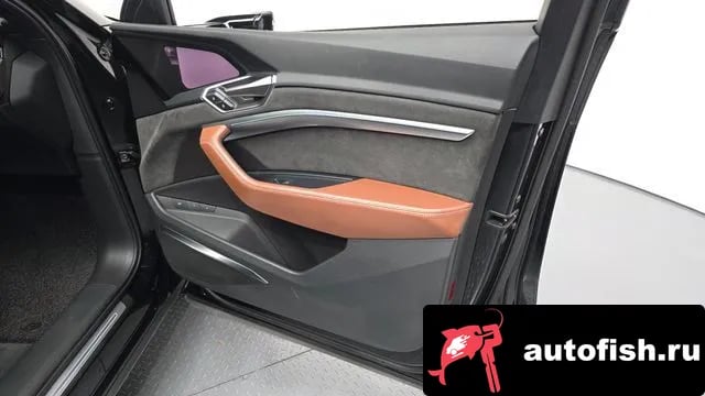 Audi e-tron e-Tron 2020 года - похожие автомобили