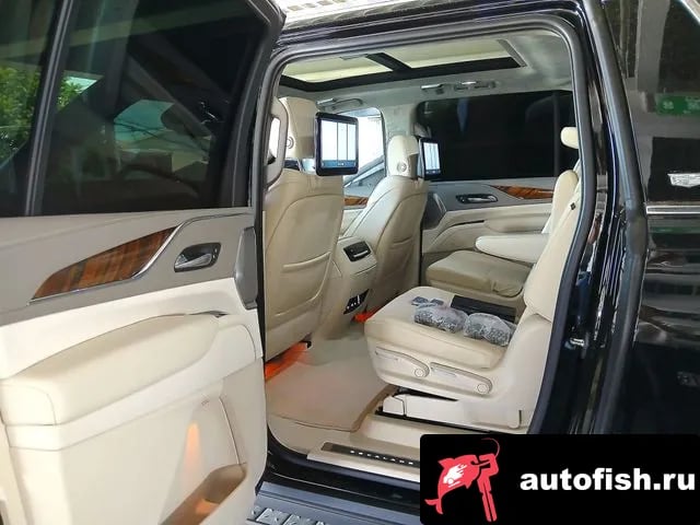 Cadillac Escalade Escalade 5th Generation 2021 года - похожие автомобили