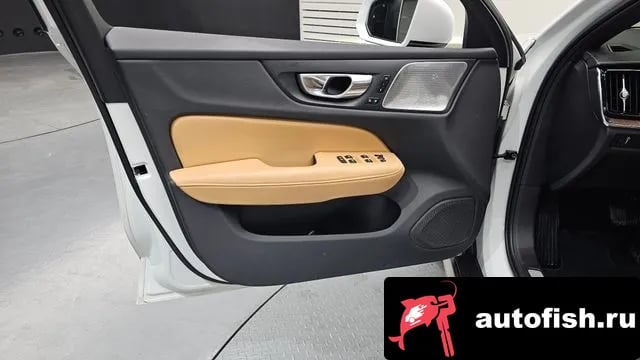 Volvo V60 V60 Cross-country 2nd Generation 2021 года - похожие автомобили
