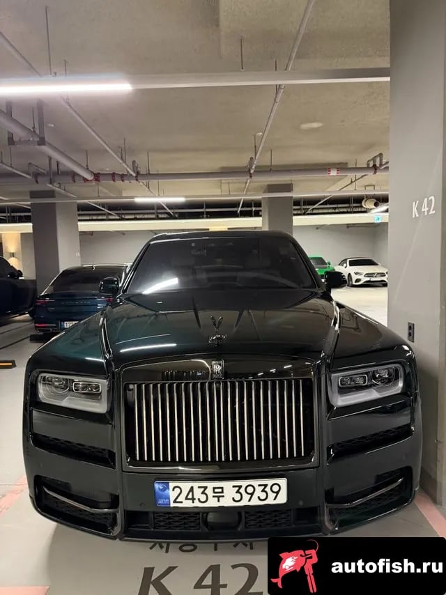 Rolls-Royce Cullinan Cullinan 2023 года - похожие автомобили