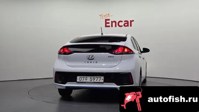 Hyundai Ioniq Ionic Hybrid 2019 года - вид 4