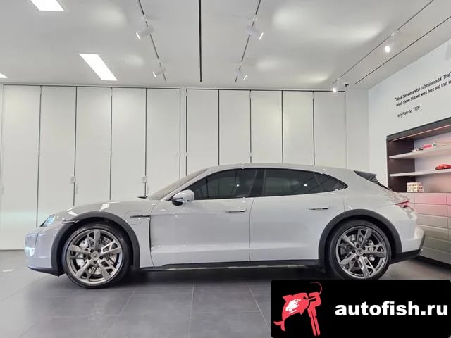 Porsche Taycan Taikan 2025 года - вид 6