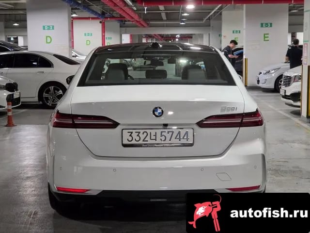 BMW 5-Series 5 Series (G60) 2025 года - вид 4