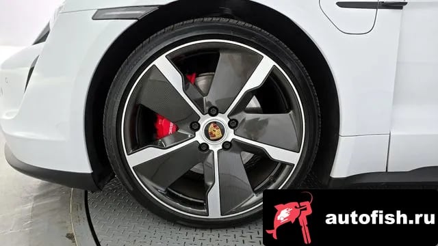 Porsche Taycan Taikan 2021 года - вид 5