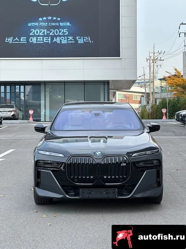 BMW i7 i7 (G70) 2025 года - похожие автомобили