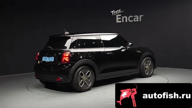 Mini Cooper Cooper Electric 2022 года - вид 2