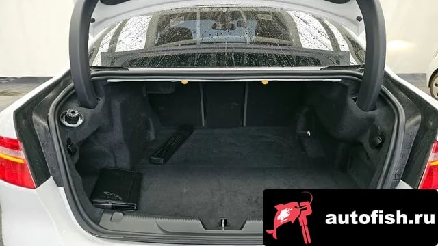 Jaguar XE XE 2018 года - похожие автомобили