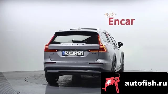 Volvo V60 V60 Cross-country 2nd Generation 2022 года - вид 4