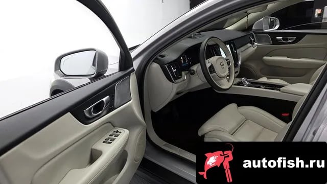 Volvo V60 V60 Cross-country 2nd Generation 2022 года - похожие автомобили