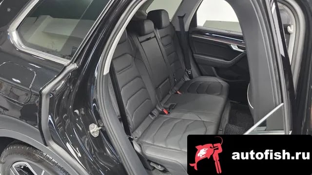 Volkswagen Touareg Tuareg 3rd generation 2025 года - похожие автомобили