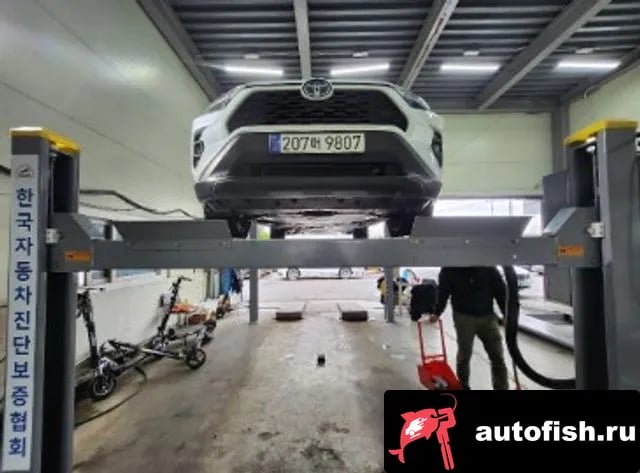 Toyota RAV4 RAV4 5th Generation 2024 года - похожие автомобили