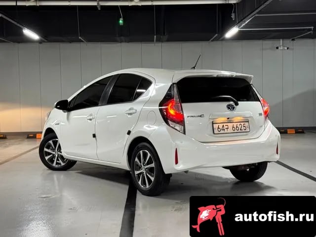 Toyota Prius Prius C 2019 года - вид 2