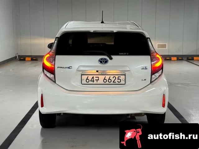 Toyota Prius Prius C 2019 года - вид 4