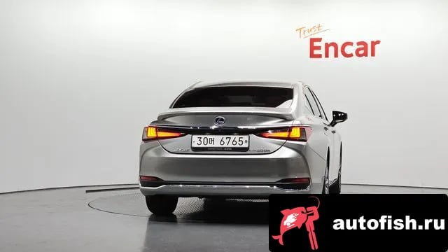 Lexus ES ES300h 7th generation 2019 года - вид 4